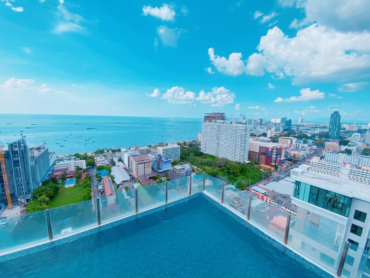 The Base Seaview Holiday Inn Патая Екстериор снимка