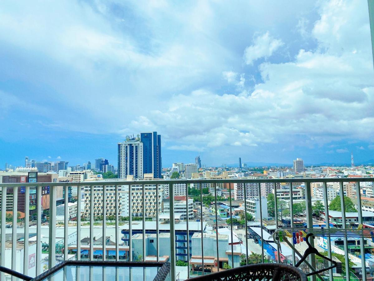 The Base Seaview Holiday Inn Патая Екстериор снимка