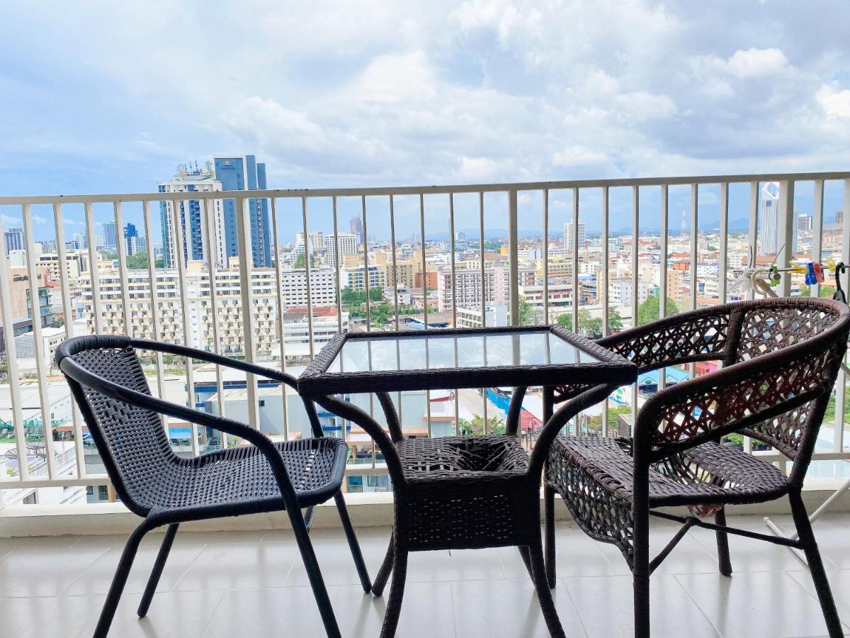The Base Seaview Holiday Inn Патая Екстериор снимка